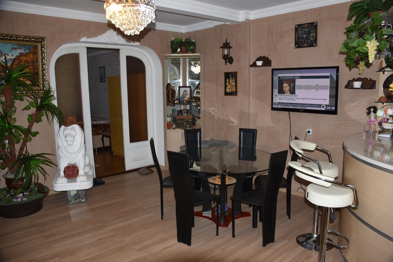 3 Room Flat In Tiflis Exterior foto